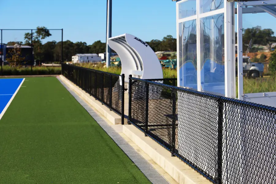 Ball-stop fencing for a synthetic hockey pitch and sports fields, image 4
