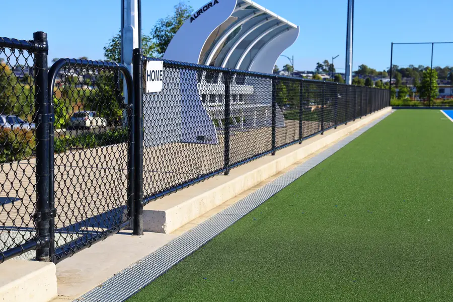 Ball-stop fencing for a synthetic hockey pitch and sports fields, image 5