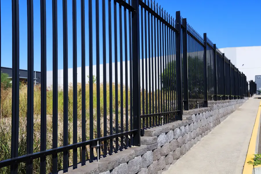 Anti-climb boundary and sliding gates for a logistics yard, image 9