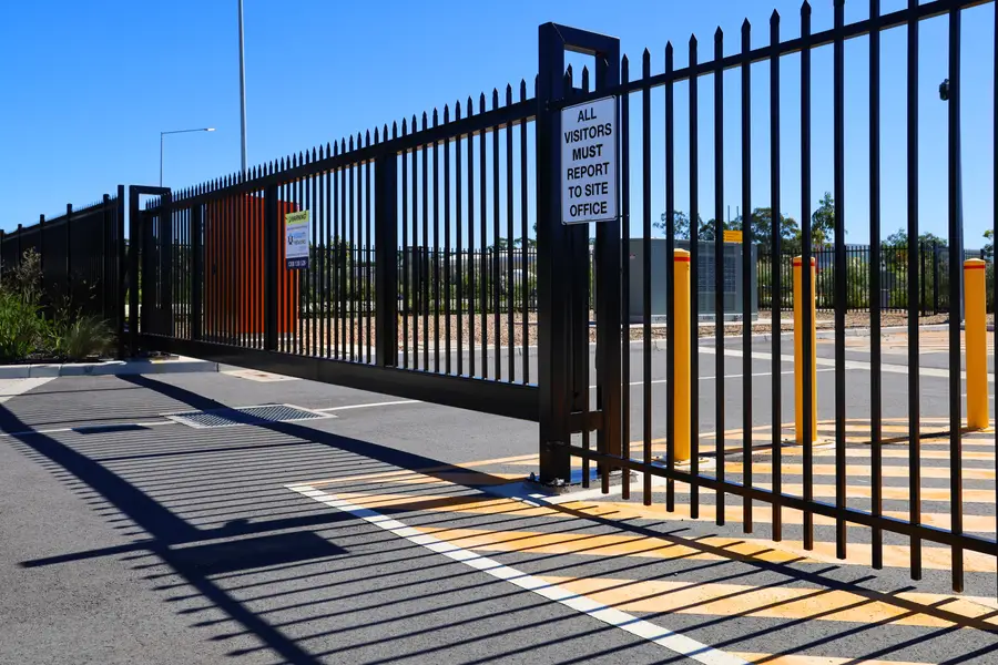 Anti-climb boundary and sliding gates for a logistics yard, image 6