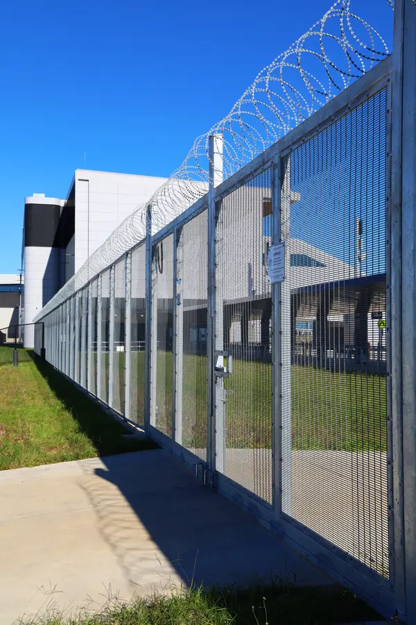Anti-climb boundary and sliding gates for a logistics yard, image 4