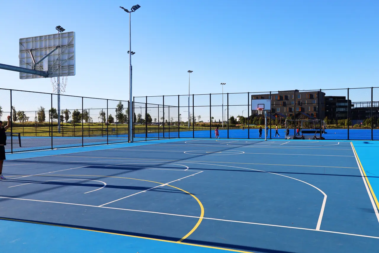 Court and parkland fencing for a community sports facility