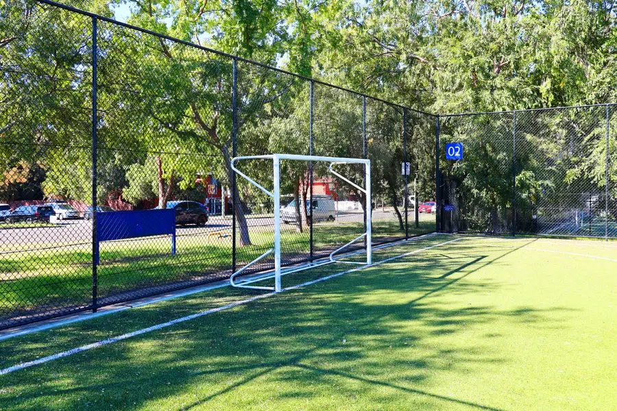 Ball-stop fencing for a synthetic hockey pitch and sports fields, image 9